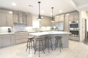Luxurway Renovated Private Home 4bedrooms 3baths